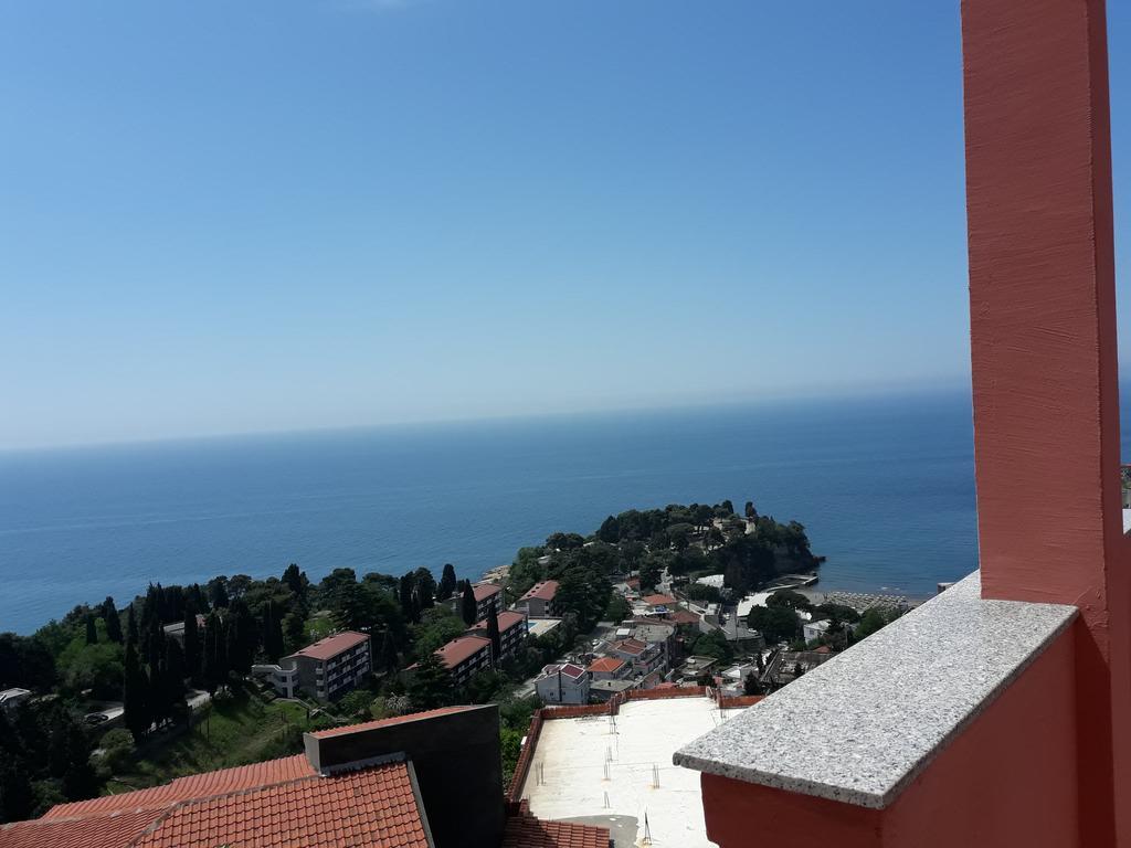 地中海公寓酒店 乌尔齐尼 外观 照片